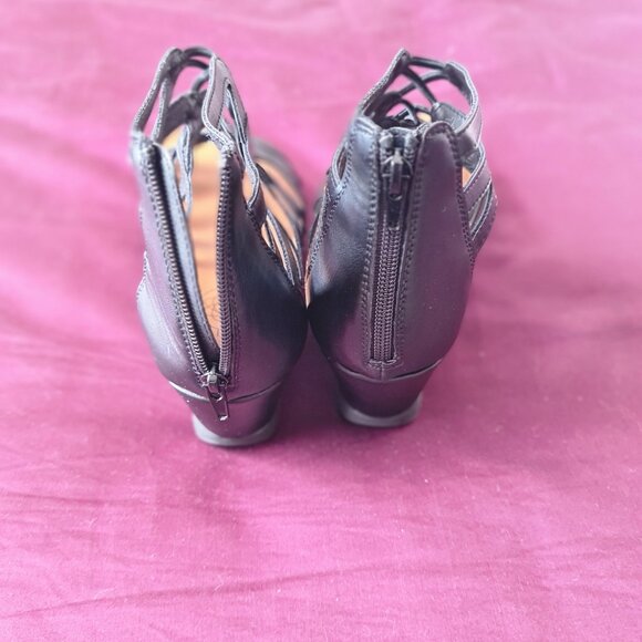 ✨ Hocus Pocus Faith 2 Strappy Sandals - Size 10 ✨ - Picture 8 of 9